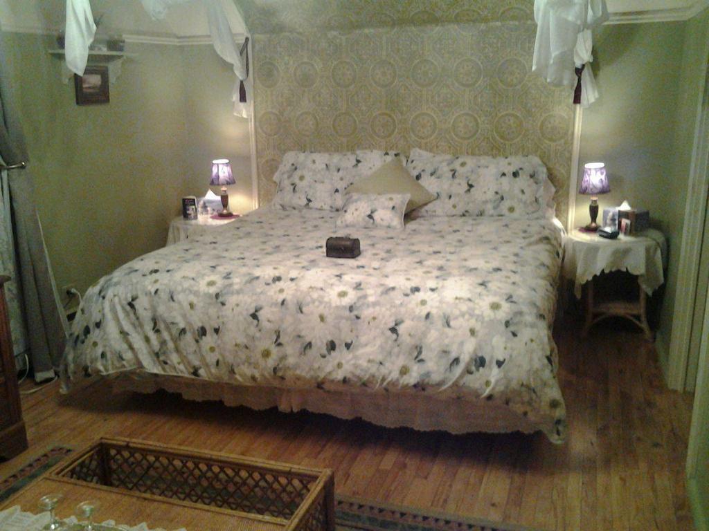 Ici Et Maintenant Bed & Breakfast Magog ภายนอก รูปภาพ