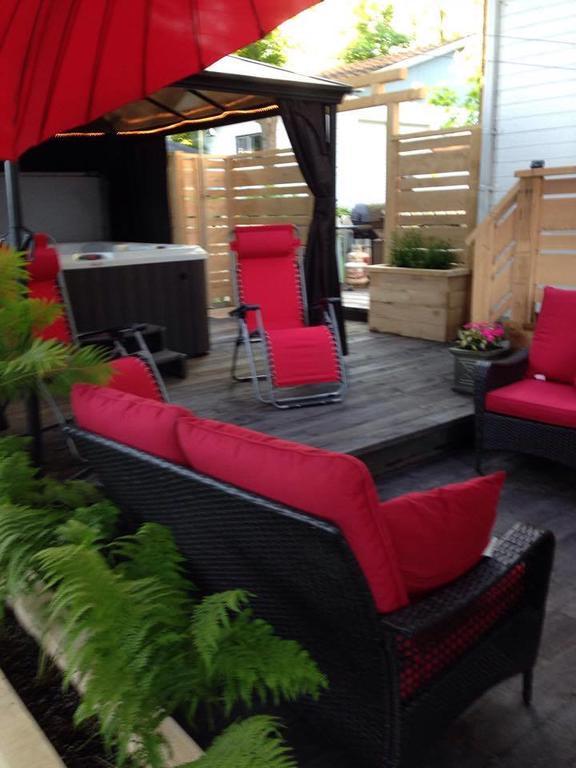 Ici Et Maintenant Bed & Breakfast Magog ภายนอก รูปภาพ