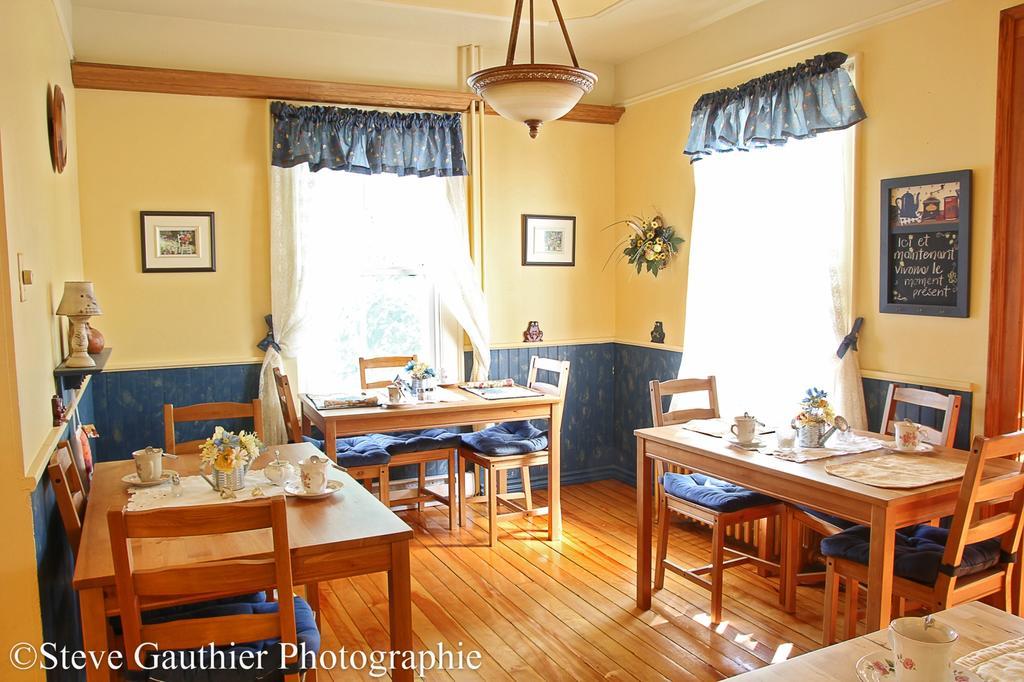 Ici Et Maintenant Bed & Breakfast Magog ภายนอก รูปภาพ