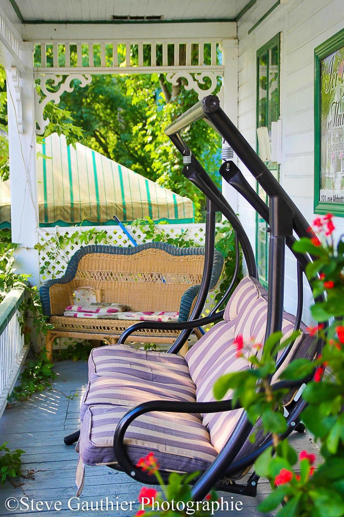 Ici Et Maintenant Bed & Breakfast Magog ภายนอก รูปภาพ